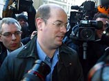 Автор скандального репортажа ВВС, приведшего к самоубийству британского ученого Дэвида Келли, Эндрю Гиллиган подал заявление об увольнении Автор скандального репортажа ВВС, приведшего к самоубийству британского ученого Дэвида Келли, Эндрю Гиллиган подал заявление об увольнении