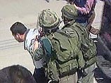 Израильские войска во второй раз за двое провели рейд в Вифлееме на Западном берегу реки Иордан. Арестовав нескольких палестинцев, солдаты покинули город