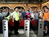 Утечка газа парализовала движение в метро Сиднея, тысячи людей эвакуированы