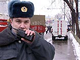 На станцию "Автозаводская" москвичи несут цветы в память о погибших На станцию "Автозаводская" москвичи несут цветы в память о погибших