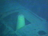 Подлодка "Курск" с экипажем на борту лежит на дне Баренцева моря уже вторые сутки