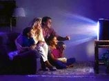 Наука доказала: телевизор вредит общению