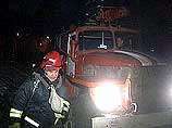 На юге Москвы рядом с автозаправочной станцией горит магазин На юге Москвы рядом с автозаправочной станцией горит магазин