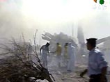 В Арабских Эмиратах самолет упал рядом со школой и супермаркетом: 42 погибли, ребенок выжил (ФОТО)