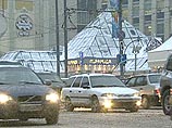 На дорогах Москвы осложнилась ситуация из-за выпавшего снега