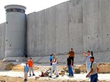 "Стена безопасности" строится из цемента палестинского премьер-министра