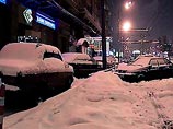 Движение в Москве второй день подряд затруднено из-за сильнейшего снегопада