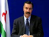 Свою просьбу Аушев мотивировал тем, что на территории района действуют вооруженные формирования, которые не позволяют ингушам возвращаться в свои дома Свою просьбу Аушев мотивировал тем, что на территории района действуют вооруженные формирования, которые не позволяют ингушам возвращаться в свои дома