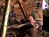Спасатели начали разбирать завалы в аквапарке, не дожидаясь разрушения арматуры Спасатели начали разбирать завалы в аквапарке, не дожидаясь разрушения арматуры