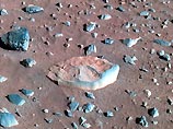 В воскресенье марсоход Spirit исследовал камень, названный специалистами NASA Белая лодка (White Boat)