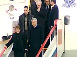 Сегодня в Москву по приглашению Владимира Путина с официальным визитом прибыл президент Израиля Моше Кацав Сегодня в Москву по приглашению Владимира Путина с официальным визитом прибыл президент Израиля Моше Кацав