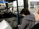 На автобусах установлены два варианта устройства для борьбы с террористами-смертниками: датчики стоимостью 20 тыс. долларов, которые позволяют определить наличие взрывчатки, и "базовый набор", состоящий из турникетов на дверях автобуса, который стоит 2 ты