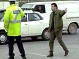 В центре Афин неизвестный мужчина, вооруженный охотничьим ружьем, захватил пассажирский автобус В центре Афин неизвестный мужчина, вооруженный охотничьим ружьем, захватил пассажирский автобус
