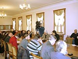 Все участники пресс-конференции отметили уникальный духовный опыт России, в которой на протяжении многих веков мирно сосуществуют и сотрудничают верующие четырех конфессий - православного христианства, ислама, иудаизма и буддизма