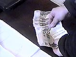 Двоим четверокурсникам положительные оценки - "тройка" и "четверка" - обошлись в совершенно конкретную сумму. За эту услугу каждый из них заплатил преподавателю по две тысячи рублей. Двоим четверокурсникам положительные оценки - "тройка" и "четверка" - обошлись в совершенно конкретную сумму. За эту услугу каждый из них заплатил преподавателю по две тысячи рублей.