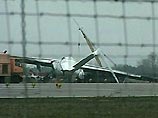 В бакинском аэропорту военный самолет Ил-76 врезался в землю: 3 погибли, 4 человек выжили 