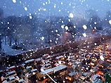 Снег, какого не было никогда, парализовал движение в Сеуле