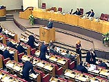 Депутаты Госдумы, рассматривающие сегодня во втором чтении законопроект "О гарантиях президенту РФ, прекратившему исполнение своих полномочий, и членам его семьи", подтвердили неприкосновенность прекратившего исполнение своих полномочий главы государства Депутаты Госдумы, рассматривающие сегодня во втором чтении законопроект "О гарантиях президенту РФ, прекратившему исполнение своих полномочий, и членам его семьи", подтвердили неприкосновенность прекратившего исполнение своих полномочий главы государства