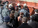 Правоохранительные органы выселили национал-большевиков из штаб-квартиры партии по адресу: 2-я Фрунзенская улица, дом 7 Правоохранительные органы выселили национал-большевиков из штаб-квартиры партии по адресу: 2-я Фрунзенская улица, дом 7