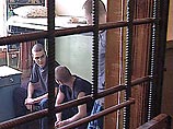 Мошенник, сидя в тюрьме, украл тысячу долларов по сотовому телефону