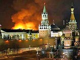 В центре Москвы горит здание Манежа