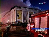 Движение автотранспорта по Моховой улице в районе сгоревшего здания Манежа частично восстановлено Движение автотранспорта по Моховой улице в районе сгоревшего здания Манежа частично восстановлено