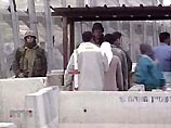 Арабские напевы скрашивают палестинцам скуку ожидания на израильских КПП Арабские напевы скрашивают палестинцам скуку ожидания на израильских КПП