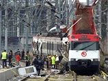 Нелегалы, пострадавшие в теракте в Испании, осаждают иммиграционную службу, пытаясь получить гражданство Нелегалы, пострадавшие в теракте в Испании, осаждают иммиграционную службу, пытаясь получить гражданство