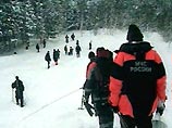 Поиск пропавших на Эльбрусе туристов временно прекращен из-за опасности схода лавин