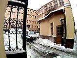 По их данным, в рамках этого дела намечен большой объем следственных действий, в том числе обыски и, возможно, аресты. Под стражей могут оказаться до 10-15 человек. Они отметили при этом, что аресты будут проводиться поэтапно По их данным, в рамках этого дела намечен большой объем следственных действий, в том числе обыски и, возможно, аресты. Под стражей могут оказаться до 10-15 человек. Они отметили при этом, что аресты будут проводиться поэтапно