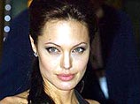 Анджелина Джоли переквалифицируется из актрисы в пилота 
