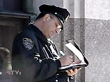 В США упавшую с третьего этажа 2-летнюю девочку спас случайный свидетель происшествия В США упавшую с третьего этажа 2-летнюю девочку спас случайный свидетель происшествия