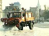 Столичные коммунальщики отчищают Москву от зимней грязи Столичные коммунальщики отчищают Москву от зимней грязи
