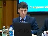 Фрадков обещает сократить число чиновников, а не просто пересаживать их "с места на место" Фрадков обещает сократить число чиновников, а не просто пересаживать их "с места на место"