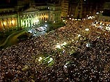 Беспрецедентный марш протеста полностью парализовал движение в центре Буэнос-Айреса. Поводом для него стало убийство 22 марта в пригороде аргентинской столицы 23-летнего студента Акселя Блумберга Беспрецедентный марш протеста полностью парализовал движение в центре Буэнос-Айреса. Поводом для него стало убийство 22 марта в пригороде аргентинской столицы 23-летнего студента Акселя Блумберга