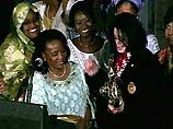 Майкл Джексон получил слона от Ассоциации жен африканских послов 