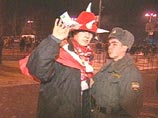 Фанаты "Спартака" разгромили придорожное кафе в Тамбовской области Фанаты "Спартака" разгромили придорожное кафе в Тамбовской области