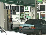 Цены на бензин на автозаправочных станциях Москвы в ближайшие дни могут вырасти в среднем на 40-50 копеек за литр