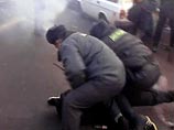 Московский ОМОН задержал 50 нацболов, попытавшихся провести шествие в центре столицы Московский ОМОН задержал 50 нацболов, попытавшихся провести шествие в центре столицы