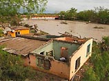 По меньшей мере 28 человек погибли и около 60 считаются пропавшими без вести в результате наводнения, вызванного проливными дождями, в мексиканском штате Коауила, расположенном на севере страны