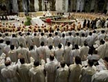 В соборе святого Петра совершили обряд омовения ног двенадцати священникам