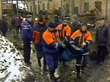 Как сообщил по телефону с места трагедии из города Осинники Кемеровской области оперативный дежурный управления по делам гражданской обороны и чрезвычайным ситуациям Валентин Бубнов, тела всех погибших подняты на поверхность Как сообщил по телефону с места трагедии из города Осинники Кемеровской области оперативный дежурный управления по делам гражданской обороны и чрезвычайным ситуациям Валентин Бубнов, тела всех погибших подняты на поверхность