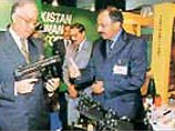 Глава оборонного ведомства Малайзии Абдул Разак открыл 12 апреля в пригороде малазийской столицы Субанг международную выставку вооружений и военной техники DSA-2004