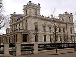Владелец "Формулы-1" Берни Экклстоун продал свой самый дорогой в мире дом за 128 млн долларов Владелец "Формулы-1" Берни Экклстоун продал свой самый дорогой в мире дом за 128 млн долларов