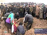 В Кемеровской области во вторник прошли похороны шахтеров, погибших в ночь на 10 апреля при выбросе метана на шахте "Тайжина" в городе Осинники