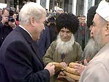 Президент Туркменистана Сапармурат Ниязов запретил носить бороды и слушать магнитолы, а также учредил национальный праздник в честь дыни