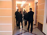 Сотрудники Генпрокуратуры и ФСБ прибыли в пятницу в центральный офис "Медиа-Моста" для выемки бухгалтерских документов