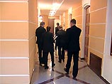 Сотрудники Генпрокуратуры и ФСБ прибыли в пятницу в центральный офис "Медиа-Моста" для выемки бухгалтерских документов Сотрудники Генпрокуратуры и ФСБ прибыли в пятницу в центральный офис "Медиа-Моста" для выемки бухгалтерских документов