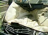 На Лужнецком мосту в Москве столкнулись 3 автомобиля, горит "Газель" На Лужнецком мосту в Москве столкнулись 3 автомобиля, горит "Газель"