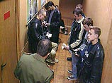 Родителей призывников запретили пускать в московские военкоматы Родителей призывников запретили пускать в московские военкоматы
